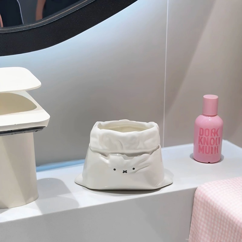 かわいいミッフィー柄の小型収納バッグ。洗面台や化粧台、机など - Home Edit Bathroom Storage のレビューと価格